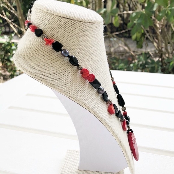 NWT Genuine Carved Red Coral, Onyx, Black Pearl Necklace Beaded - Picture 3 of 7